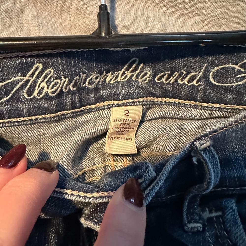 Abercrombie & Fitch Denim Vintage Y2K Low Rise Capri Size 2 - Picture 3 of 6